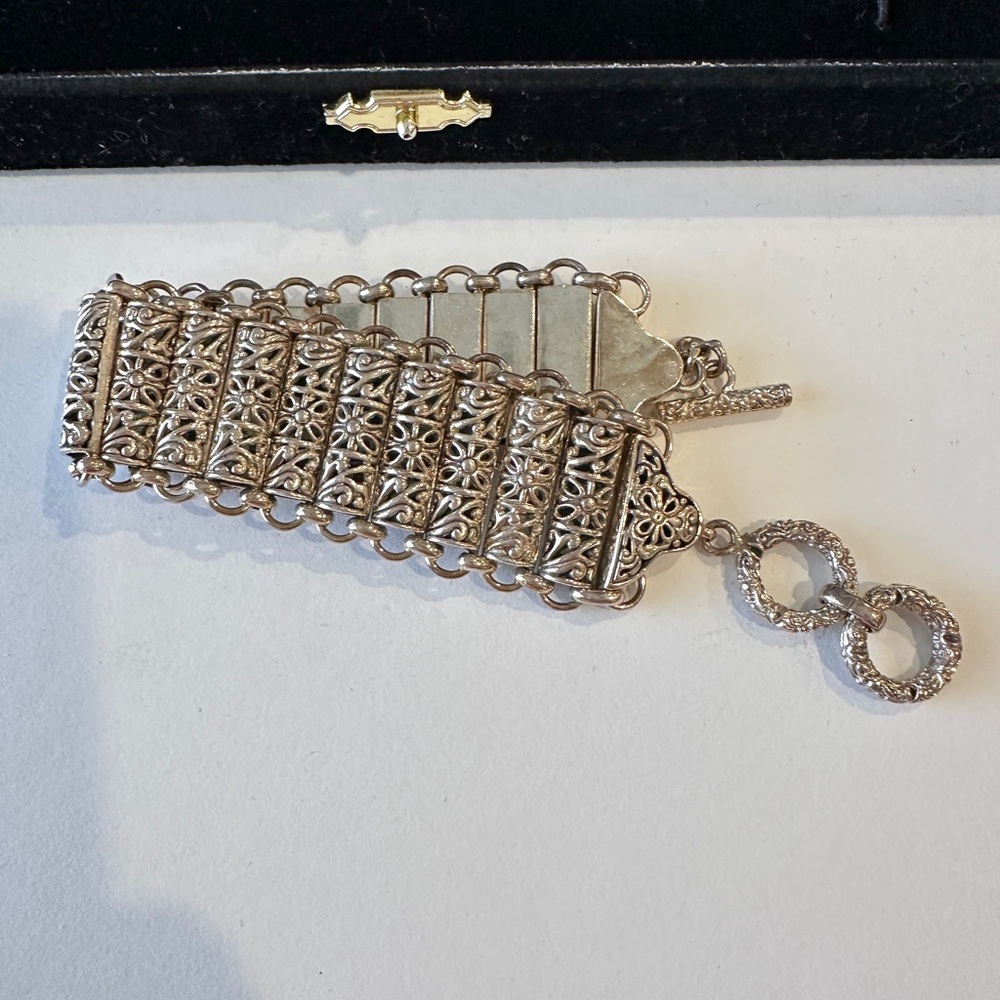 Vintage Sterling Silver Filigree Bracelet Floral Heavy Toggle Closure